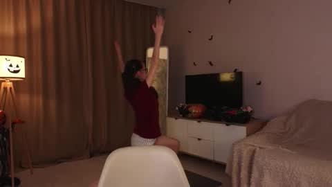 Snapshot of lynettebails chatting on November 2025 04:14:02 PM Sara online show from November 2025 04:14:02 PM