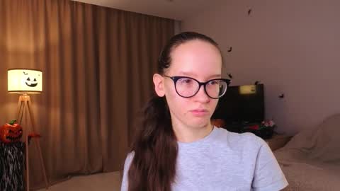 Snapshot of lynettebails chatting on November 2025 04:12:02 PM Sara online show from November 2025 04:12:02 PM