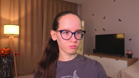 Snapshot of lynettebails chatting on November 2025 04:16:02 PM Sara online show from November 2025 04:16:02 PM