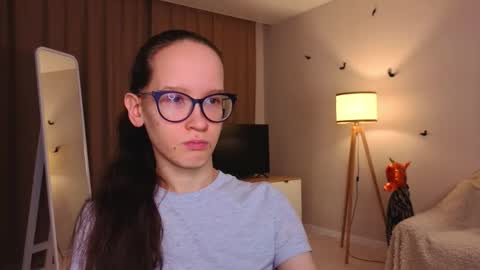 Snapshot of lynettebails chatting on November 2025 04:07:02 PM Sara online show from November 2025 04:07:02 PM