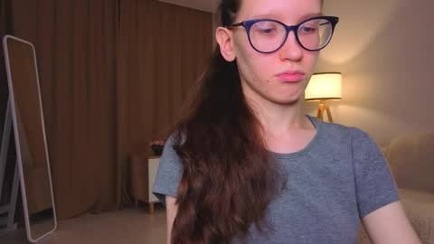 Snapshot of lynettebails chatting on December 2025 05:18:02 PM Sara online show from December 2025 05:18:02 PM