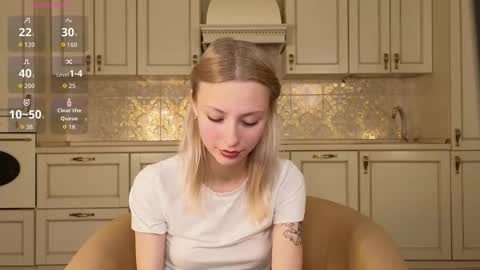 Snapshot of lynettedendy chatting on September 2025 03:23:02 PM Hello there Im Eva3 Im new model here online show from September 2025 03:23:02 PM