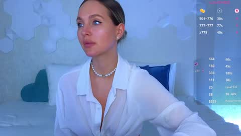 Snapshot of lynna_sparks chatting on March 2026 07:23:01 AM Lana online show from March 2026 07:23:01 AM