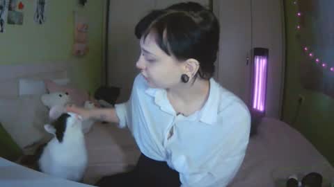 Kira online show from October 2025 11:00:02 AM
