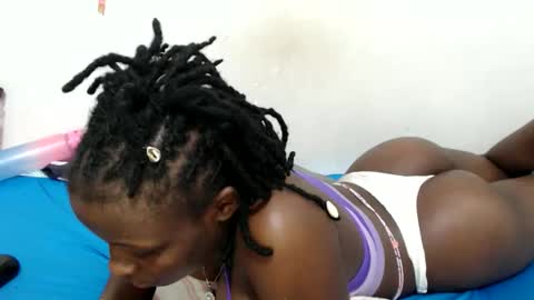 Snapshot of lynnesee chatting on October 2025 06:39:02 PM lyenne online show from October 2025 06:39:02 PM