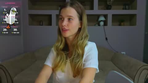 Snapshot of lynntiny chatting on October 2025 03:29:02 PM Lynn online show from October 2025 03:29:02 PM