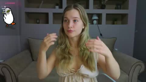 Lynn online show from November 2025 03:17:02 PM