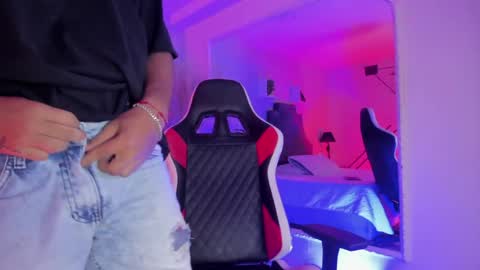 Snapshot of lyongold chatting on April 2026 01:31:02 PM Lyon Gold online show from April 2026 01:31:02 PM