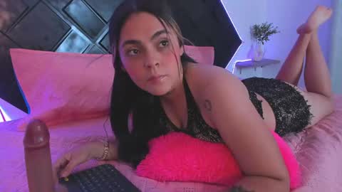 Lyra  online show from March 2026 07:40:01 PM