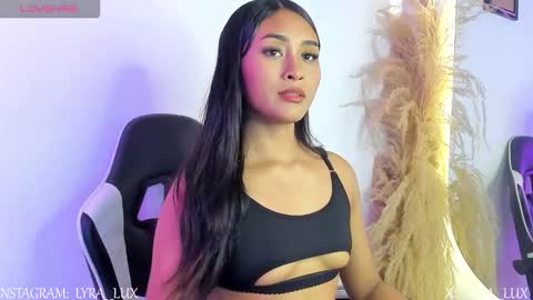 lyralux10 online show from November 2025 12:27:02 AM