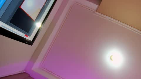 Lyravendrell online show from December 2025 02:02:02 PM