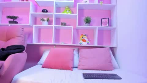 Snapshot of lysacollins20_ chatting on March 2026 12:10:01 PM Lysa online show from March 2026 12:10:01 PM