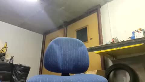 Snapshot of m1guele chatting on February 2025 08:45:02 PM Fucklover online show from February 2025 08:45:02 PM