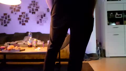 Snapshot of m1guele chatting on February 2025 01:09:01 AM Fucklover online show from February 2025 01:09:01 AM