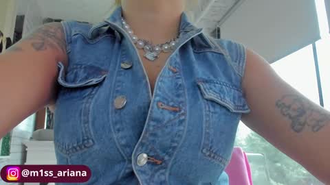 Snapshot of m1ss_ariana chatting on January 2026 08:05:02 AM Ariana online show from January 2026 08:05:02 AM