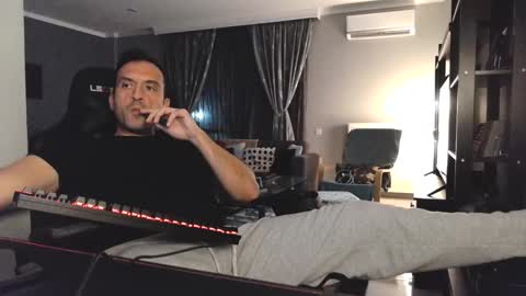 Snapshot of m4st3r_0f_d0m1n4nc3 chatting on December 2024 07:33:01 PM ready to cum online show from December 2024 07:33:01 PM