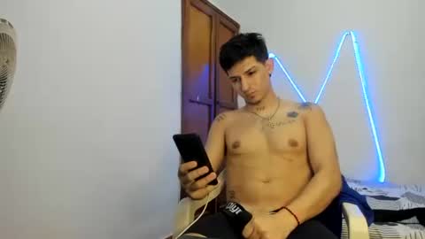 itgram pezlo josue online show from November 2025 02:55:01 AM