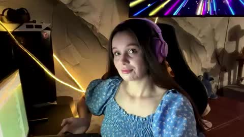Apolonia online show from May 2026 07:52:01 PM