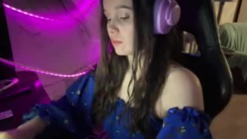 Apolonia online show from May 2026 06:03:01 PM