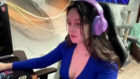 Apolonia online show from May 2026 06:16:01 PM