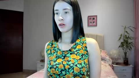 Macarena online show from October 2025 03:27:01 AM