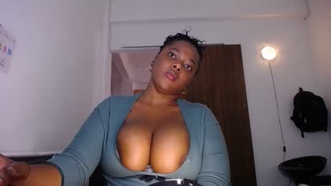 Snapshot of macarenaboobs chatting on April 2026 02:14:02 PM macarenaboobs online show from April 2026 02:14:02 PM