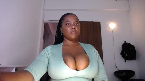 Snapshot of macarenaboobs chatting on April 2026 02:39:02 PM macarenaboobs online show from April 2026 02:39:02 PM