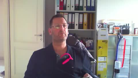 macfly67 online show from April 2026 05:42:02 PM