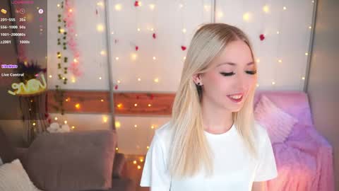 Snapshot of machellehollenback chatting on April 2026 05:10:01 PM Katerina online show from April 2026 05:10:01 PM