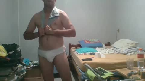 Snapshot of machoalex chatting on January 2025 11:40:01 PM MACHOLIVRE online show from January 2025 11:40:01 PM