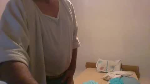 Snapshot of machoalex chatting on November 2025 06:35:01 AM MACHOLIVRE online show from November 2025 06:35:01 AM