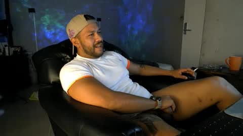 Snapshot of machohandsome chatting on May 2026 08:15:01 PM Javier papichulo master how do you want online show from May 2026 08:15:01 PM