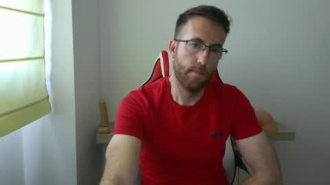 Snapshot of machohiberiko chatting on April 2026 04:19:01 PM Jota online show from April 2026 04:19:01 PM