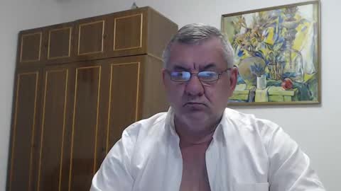Snapshot of machomale3 chatting on December 2024 08:04:01 PM Macho online show from December 2024 08:04:01 PM
