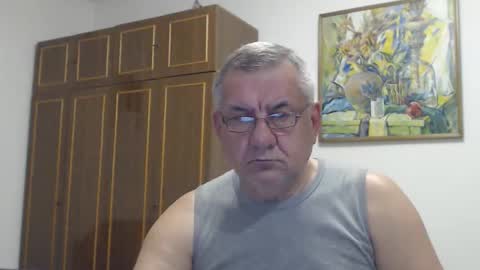 Snapshot of machomale3 chatting on October 2025 08:39:02 PM Macho online show from October 2025 08:39:02 PM