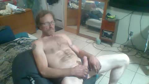 mackdog1369 online show from December 2024 03:41:02 PM