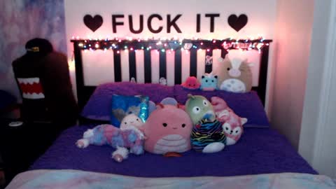 Snapshot of mackenziewolfe chatting on December 2024 07:39:02 AM Mackenzie Wolfe online show from December 2024 07:39:02 AM