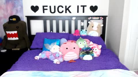 Snapshot of mackenziewolfe chatting on January 2025 08:13:02 AM Mackenzie Wolfe online show from January 2025 08:13:02 AM