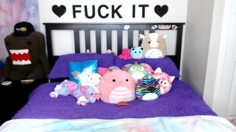 Snapshot of mackenziewolfe chatting on January 2025 07:49:02 AM Mackenzie Wolfe online show from January 2025 07:49:02 AM