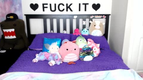 Snapshot of mackenziewolfe chatting on January 2025 07:59:01 AM Mackenzie Wolfe online show from January 2025 07:59:01 AM