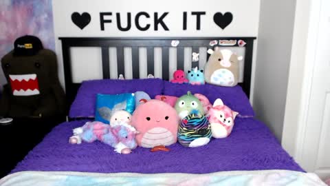 Snapshot of mackenziewolfe chatting on January 2025 07:36:02 AM Mackenzie Wolfe online show from January 2025 07:36:02 AM