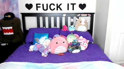 Snapshot of mackenziewolfe chatting on January 2025 08:04:02 AM Mackenzie Wolfe online show from January 2025 08:04:02 AM