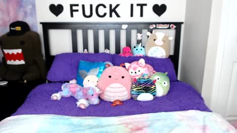 Snapshot of mackenziewolfe chatting on January 2025 07:32:02 AM Mackenzie Wolfe online show from January 2025 07:32:02 AM