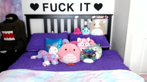 Snapshot of mackenziewolfe chatting on January 2025 07:36:01 AM Mackenzie Wolfe online show from January 2025 07:36:01 AM