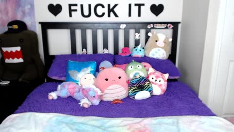 Snapshot of mackenziewolfe chatting on February 2025 08:08:01 AM Mackenzie Wolfe online show from February 2025 08:08:01 AM