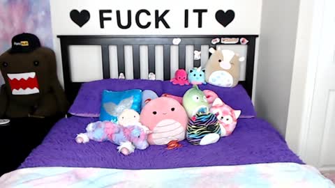 Snapshot of mackenziewolfe chatting on February 2025 08:13:02 AM Mackenzie Wolfe online show from February 2025 08:13:02 AM