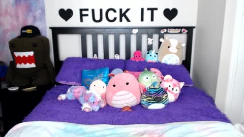 Snapshot of mackenziewolfe chatting on February 2025 08:05:02 AM Mackenzie Wolfe online show from February 2025 08:05:02 AM