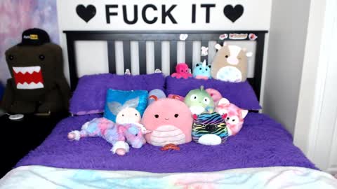 Snapshot of mackenziewolfe chatting on February 2025 08:17:02 AM Mackenzie Wolfe online show from February 2025 08:17:02 AM