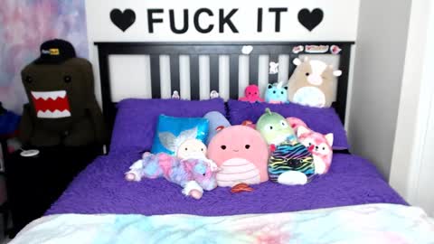 Snapshot of mackenziewolfe chatting on March 2025 08:38:01 AM Mackenzie Wolfe online show from March 2025 08:38:01 AM