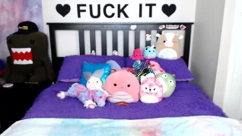 Snapshot of mackenziewolfe chatting on March 2025 07:49:02 AM Mackenzie Wolfe online show from March 2025 07:49:02 AM